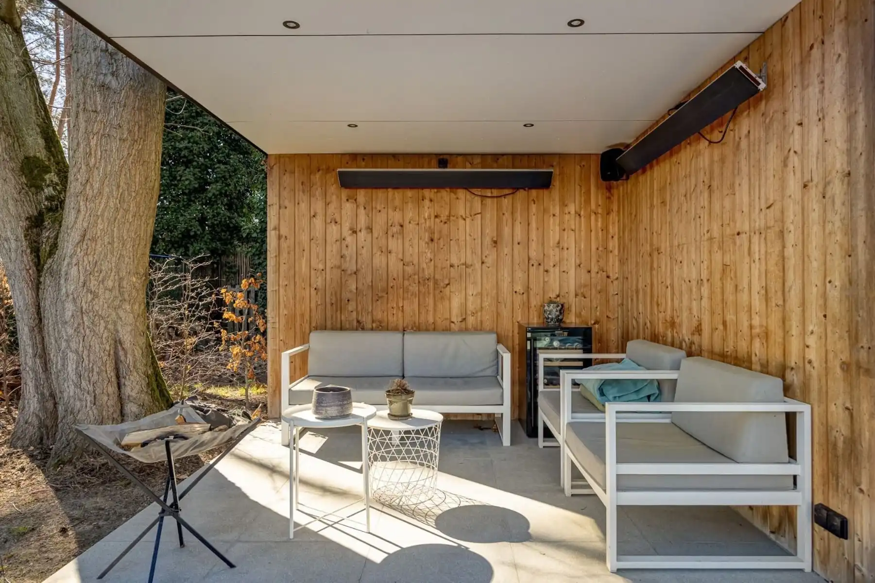 Recente halfopen BEN-woning met zwembad foto 4