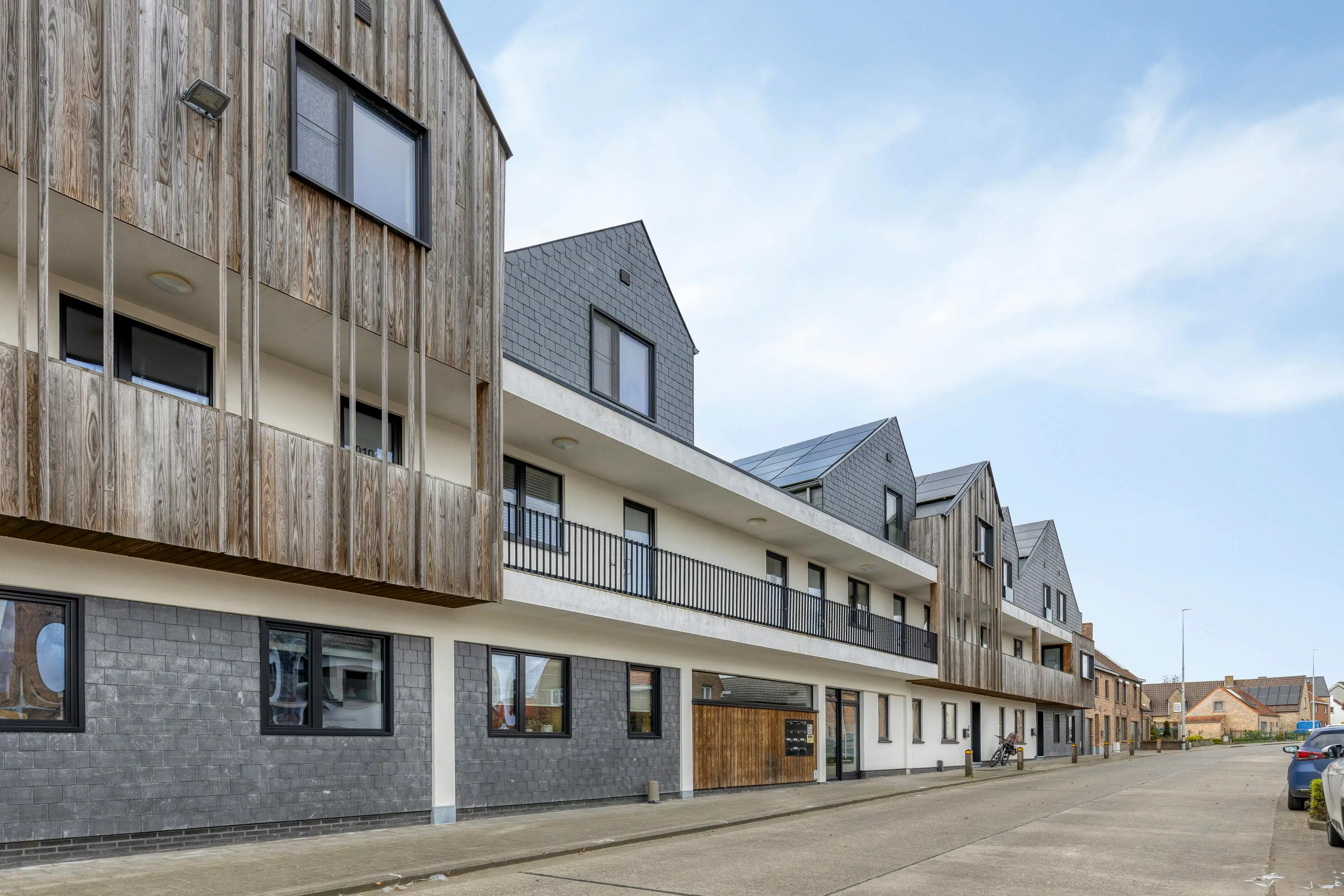 Appartement met ruim terras te koop in Zedelgem foto {{pictureIndex}}