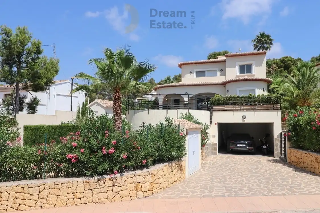Luxueuze Villa nabij Benissa Costa – Slechts 800 meter van het Strand van La Fustera foto {{pictureIndex}}