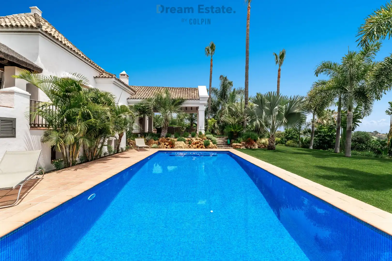 Een werkelijk prachtige Andalusische villa tegenover de golf te Benahavis regio. foto 19