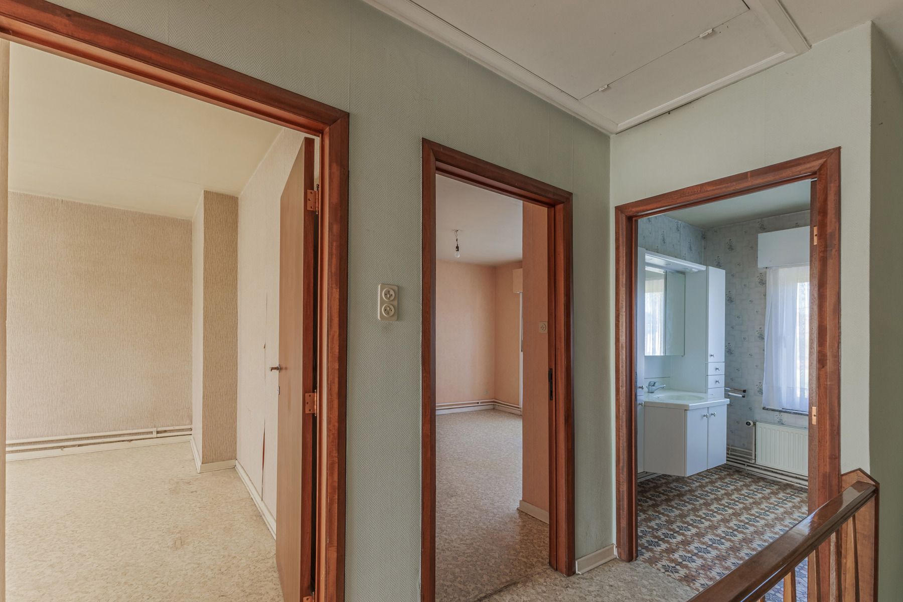 Gezinswoning met grote tuin in groene omgeving foto 13