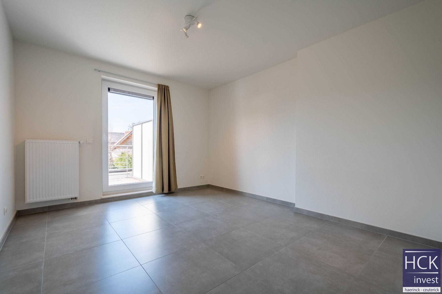 KRUISHOUTEM - INSTAPKLAAR appartement met 2 slpk + RUIM terras! foto 7