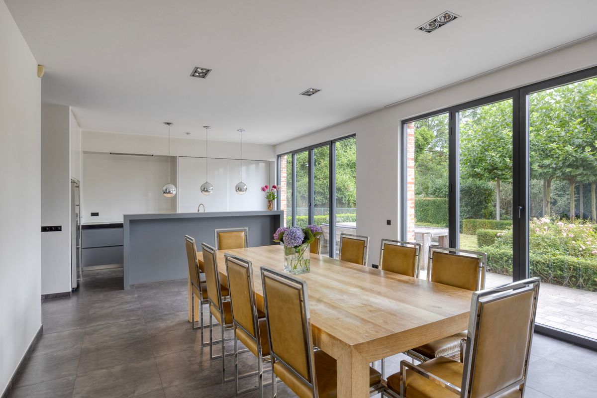 Ruime villa met karaktervolle architectuur  foto 4
