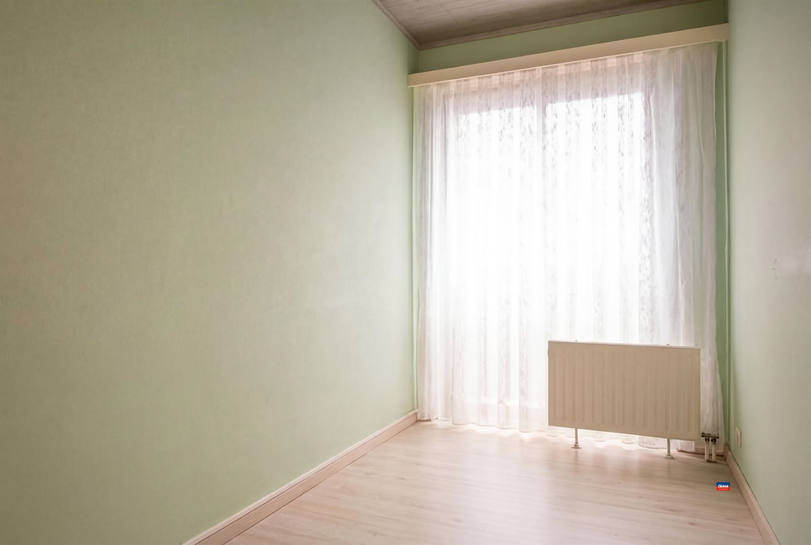 Instapklaar appartement met twee slaapkamers, terras en staanplaats foto 9