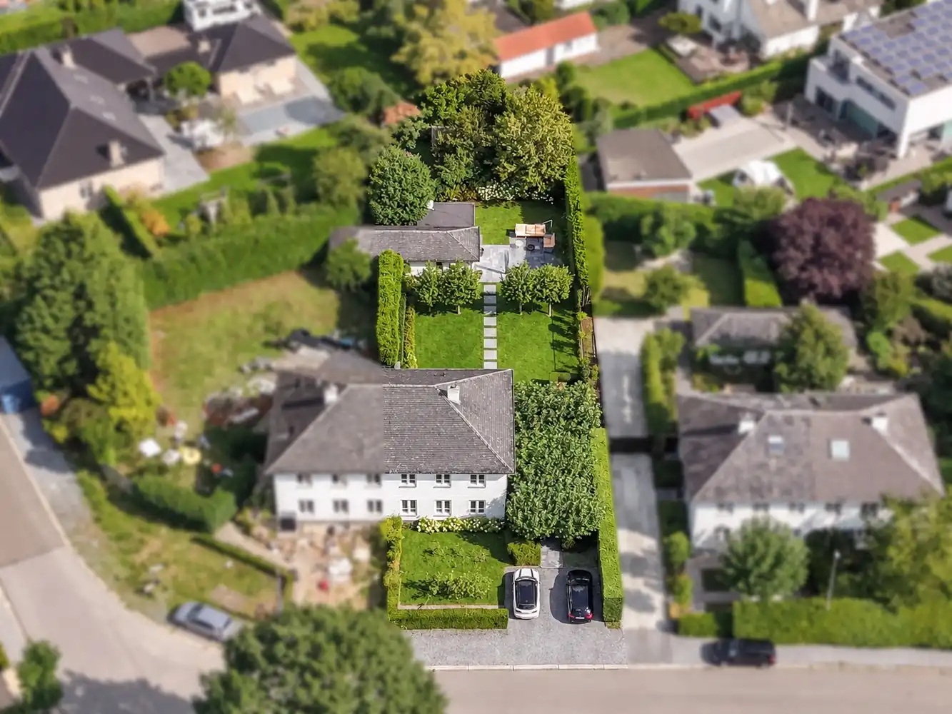 Ruime gezinswoning met prachtige tuin en veelzijdig bijgebouw in Neerharen foto 2