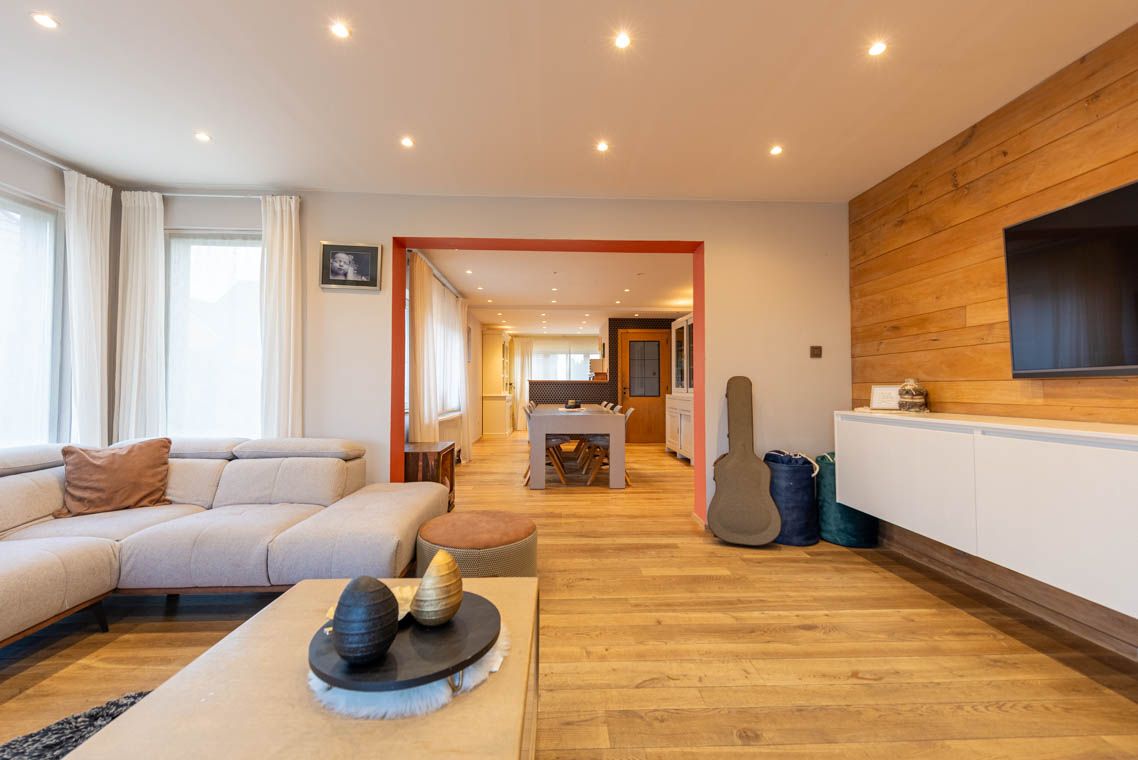 Energiezuinige woning met zonnepanelen, 3 grote slaapkamers, mooie tuin met bergplaats, zalig uitzicht foto 14