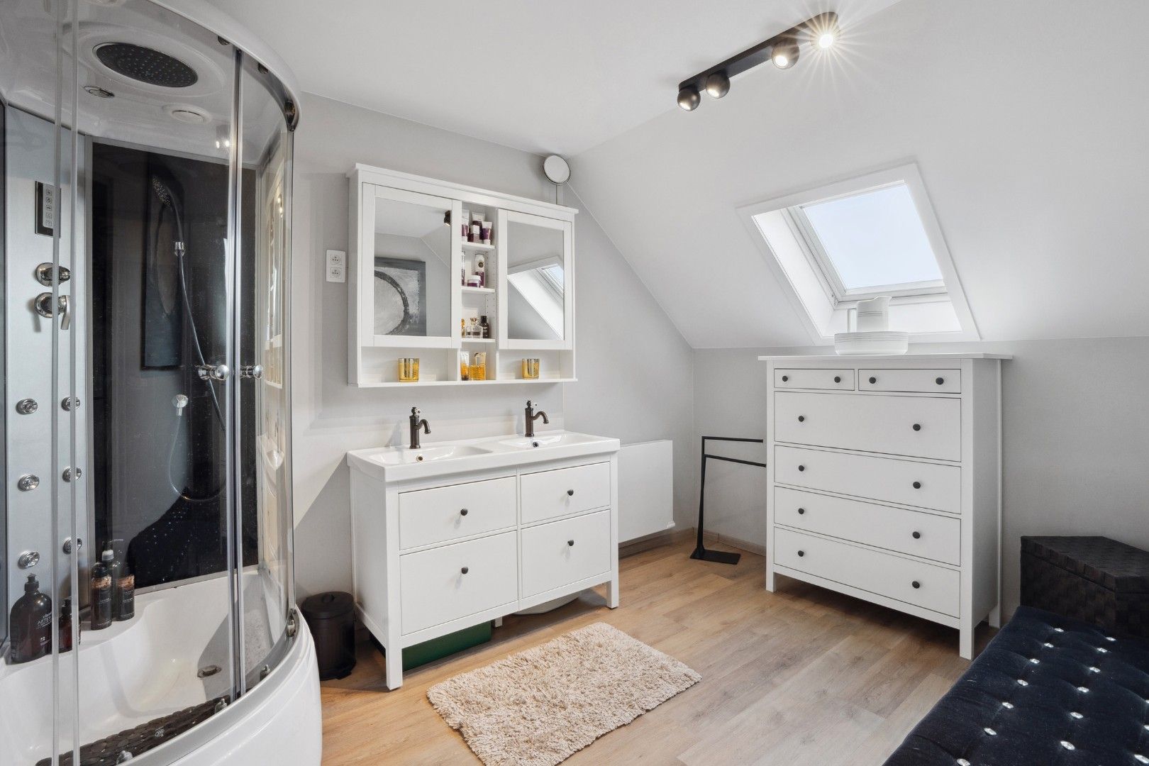 Instapklare woning met kapsalon (Polyvalente ruimte) foto 19