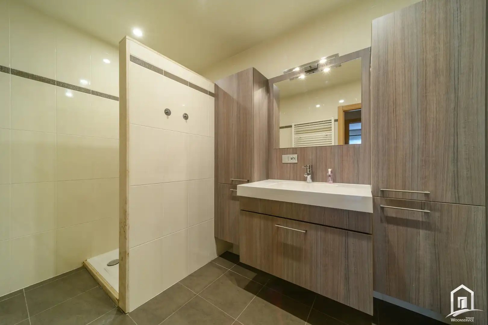 Zeer mooi en gunstig gelegen appartement in hartje Ninove foto 17