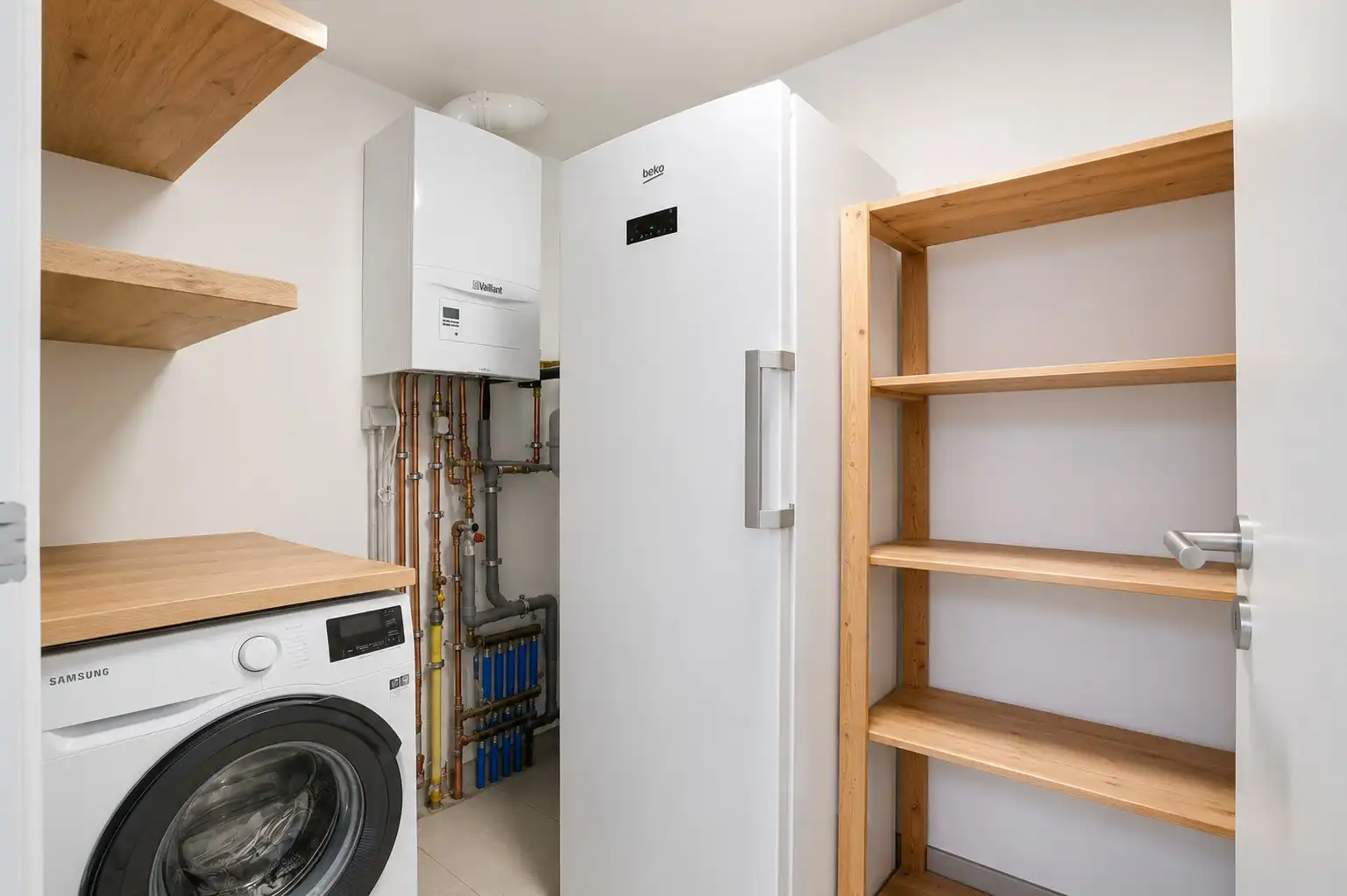 Instapklaar appartement met 2 slaapkamers en terrassen op topligging in Tielt! foto 14
