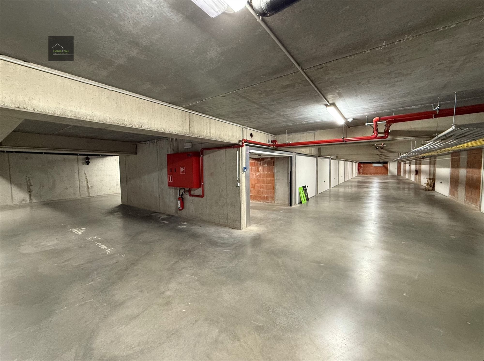 Ruime garagebox in nieuwbouwresidentie. foto 4