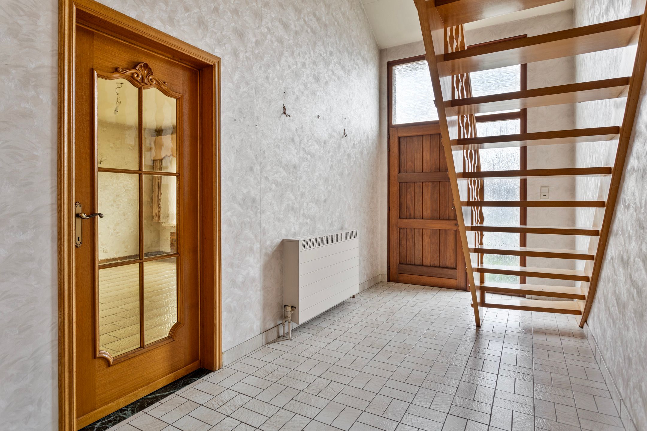 Ruime, te renoveren woning op perceel van 8a70 foto 3