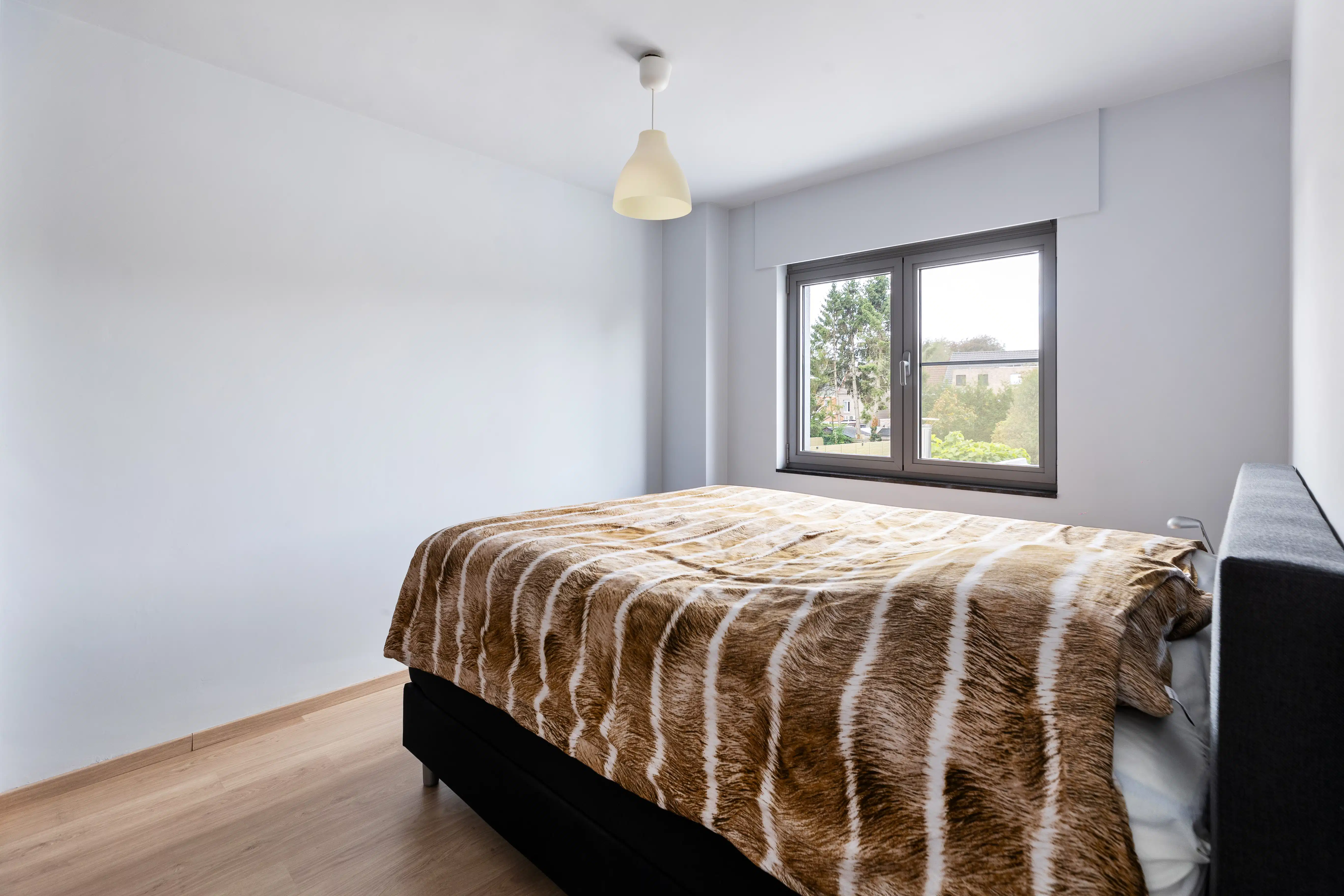 Instapklare, lichtrijke gezinswoning in centrum Zele foto 9