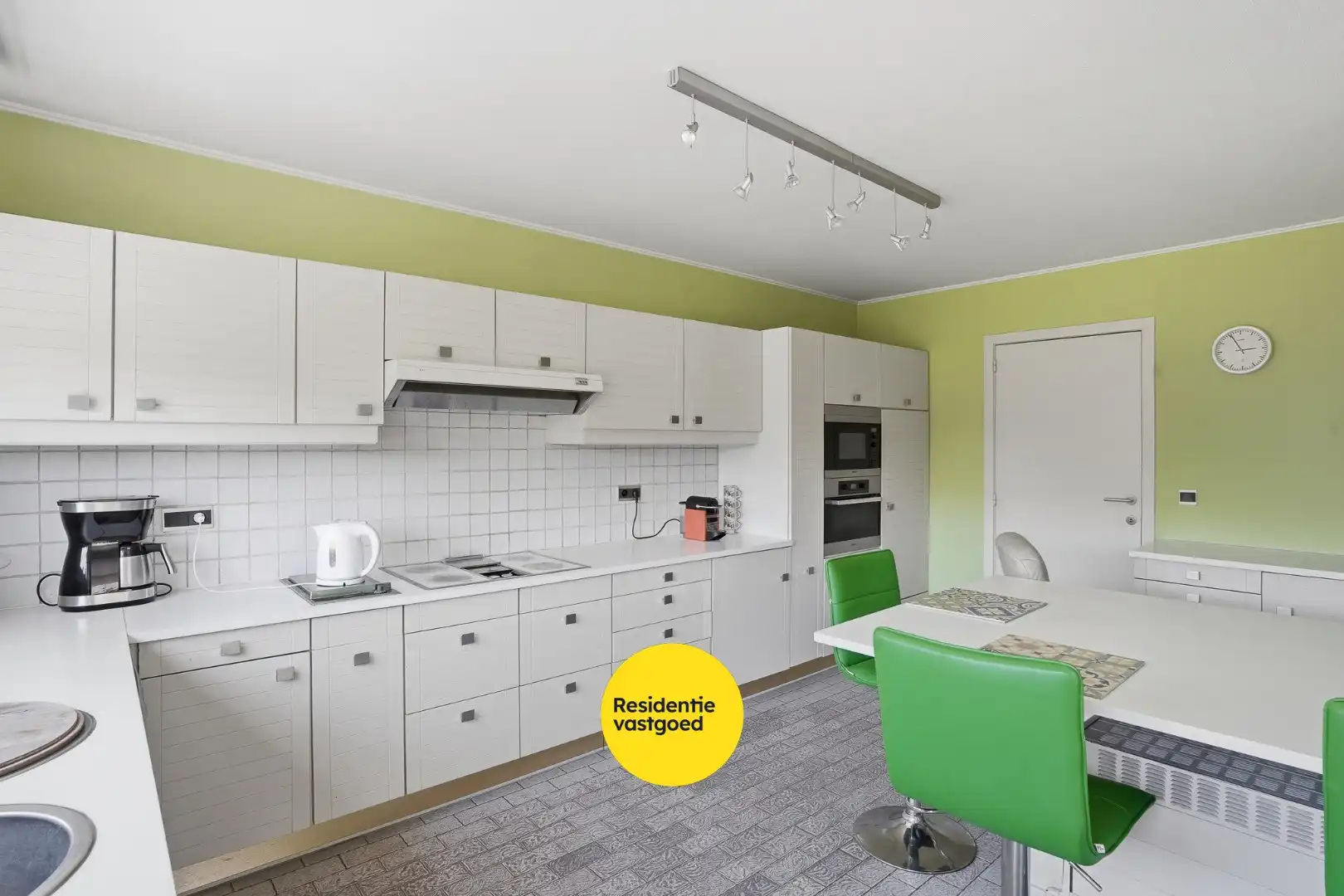 Alleenstaande woning met zonnige tuin op 980 m² foto 10