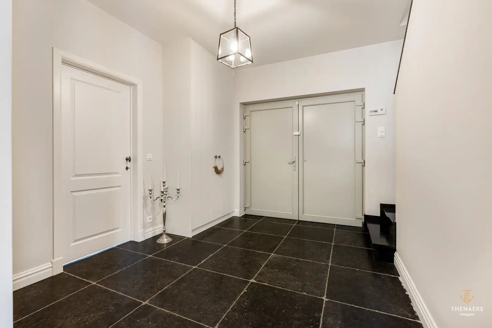 Stijlvolle pastoriewoning met ruimte, comfort en een prachtig afgewerkt geheel in Sint-Truiden. foto 14