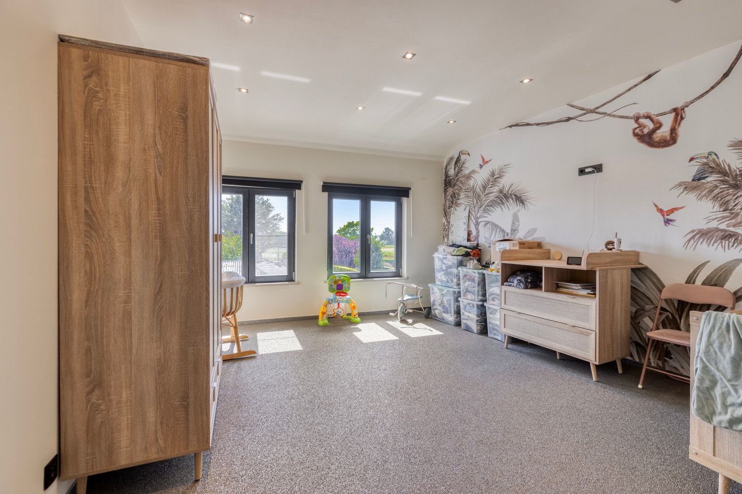 ZEER RUIM EN INSTAPKLAAR DUPLEX APPARTEMENT MET 3 SLPKS! foto 14