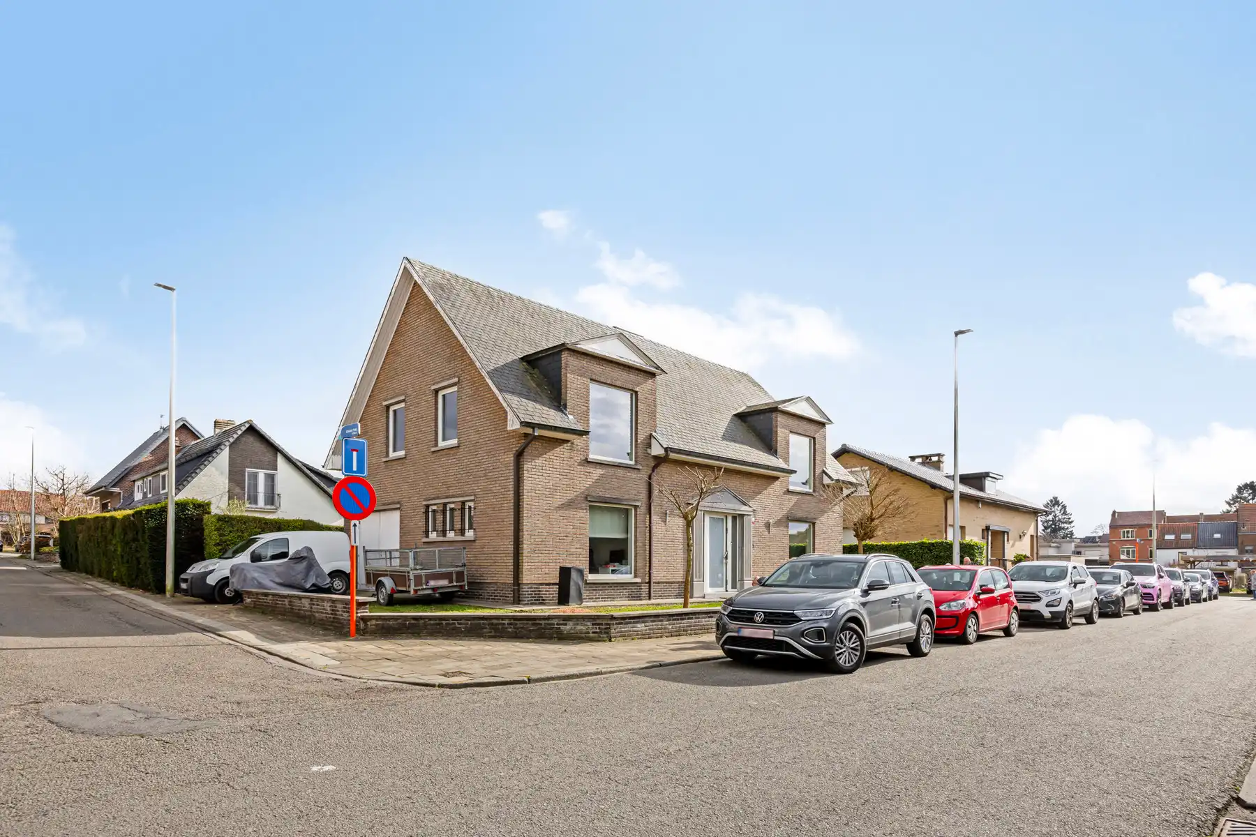 Ruime gerenoveerde vrijstaande woning nabij centrum Halle foto {{pictureIndex}}