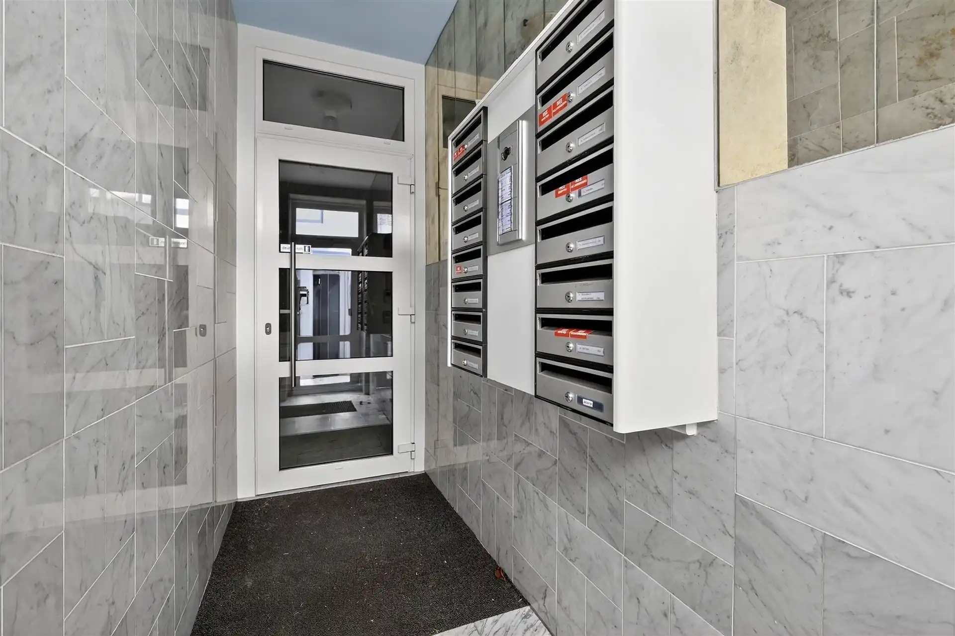 SLAAPHOEK / CENTRALE LIGGING foto 21