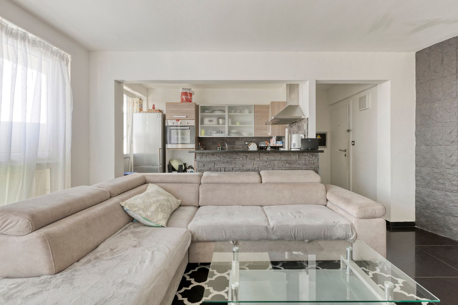 Instapklaar 2-slaapkamerappartement te Brussel foto 4