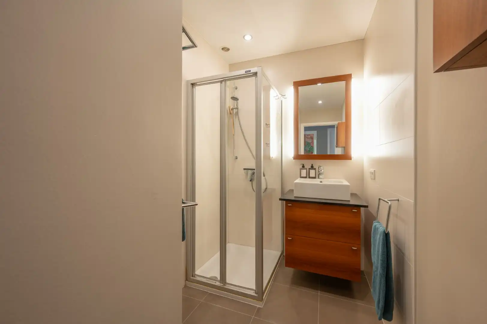 Ruim en comfortabel 3-slaapkamerappartement, gelegen op een uitzonderlijk rustige locatie in Duinbergen foto 16