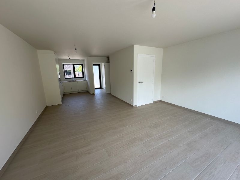 Stijlvolle nieuwbouwwoning in het centrum van Kaprijke! foto 3