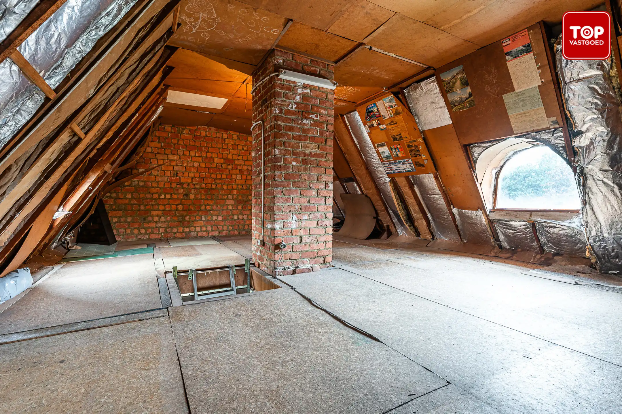 Karaktervolle renovatiewoning op toplocatie in Kolegem.  foto 24