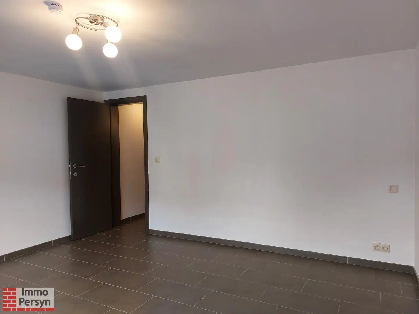 Gezellige rijwoning met kleine stadstuin foto 14