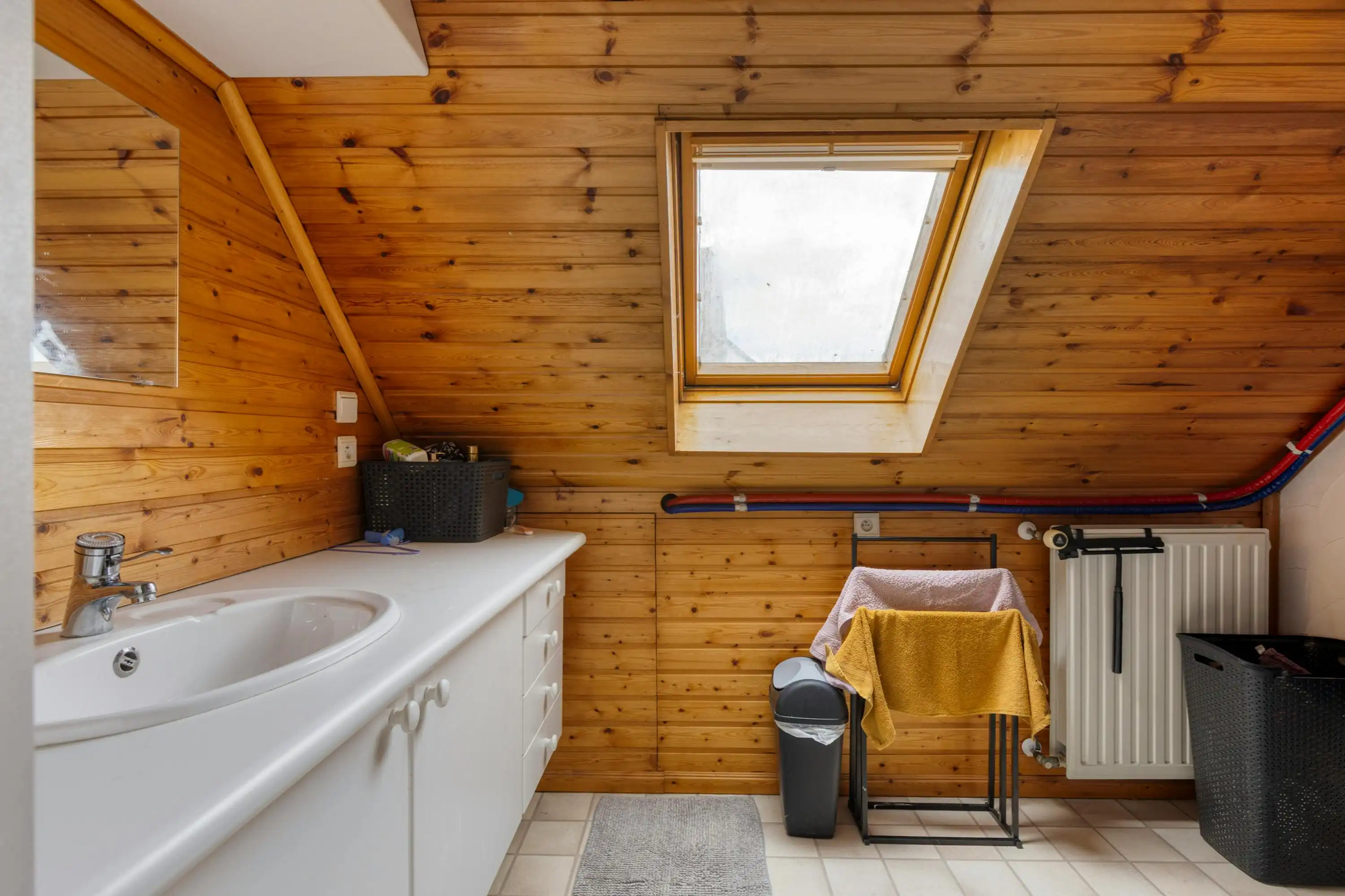 Alleenstaand huis op ruim perceel te koop in Veldegem foto 9