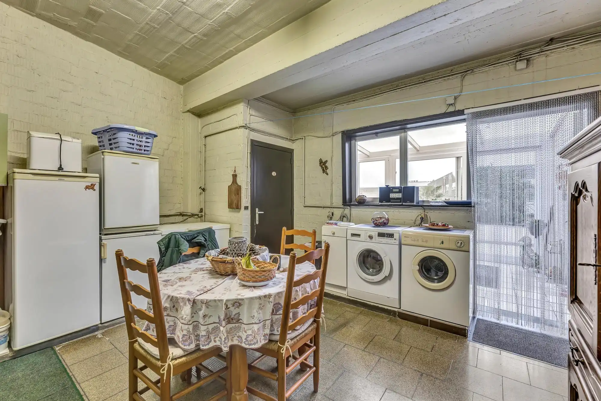 Ruime, solide woning op strategische ligging foto 11