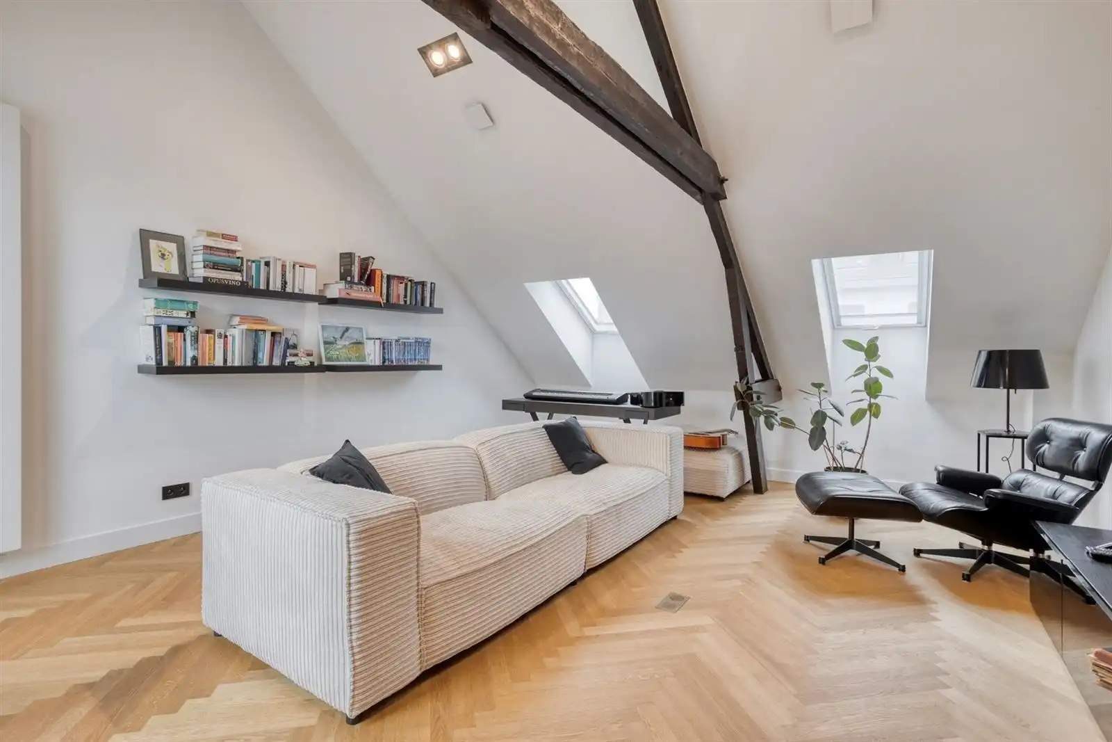 kom langs en laat je verassen door deze uitzonderlijke woning. foto 25