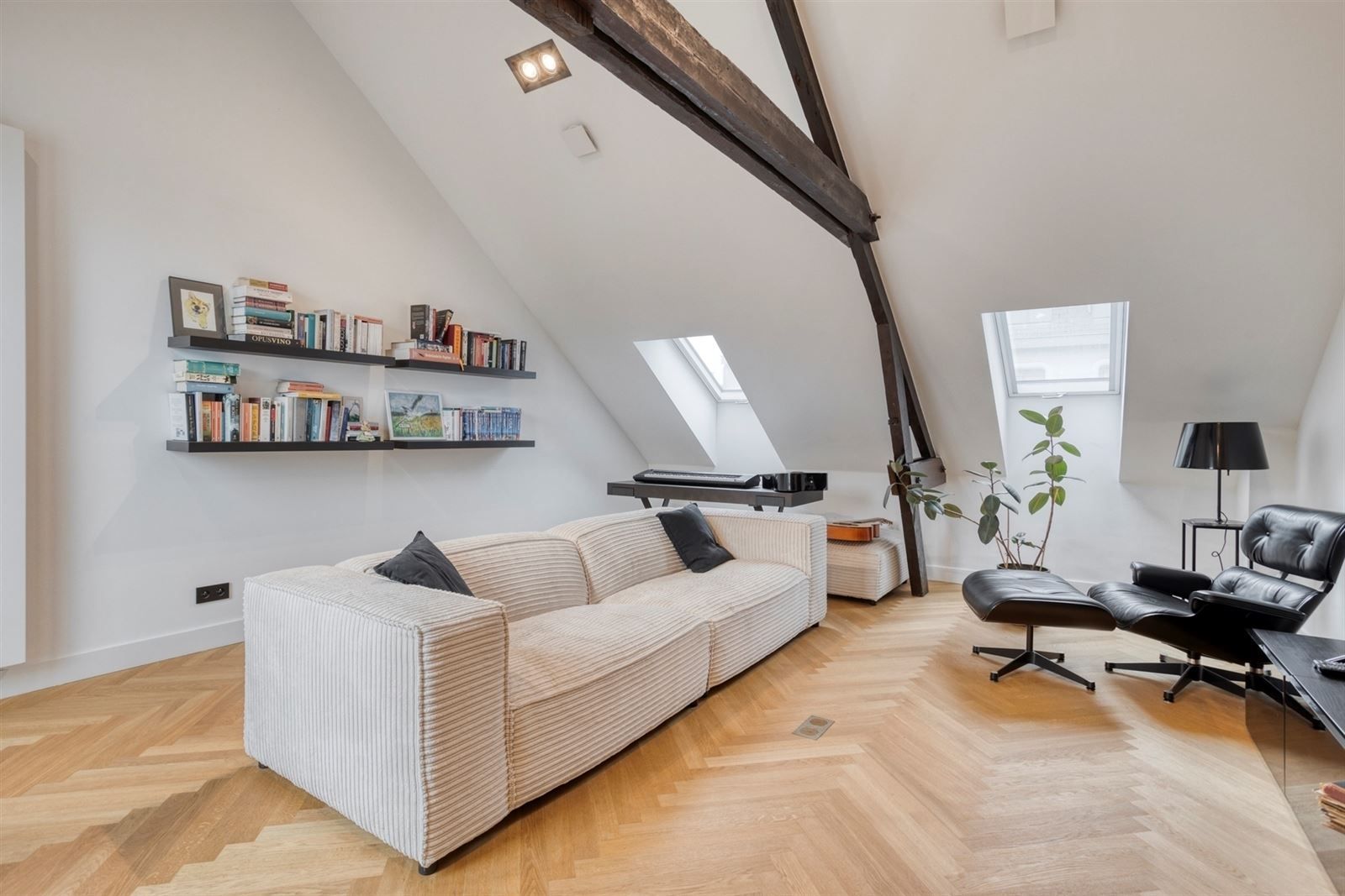 kom langs en laat je verassen door deze uitzonderlijke woning. foto 25