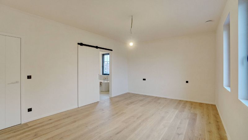 Ruime luxe nieuwbouwvilla van 368m² op 6 are 36 ca foto 9