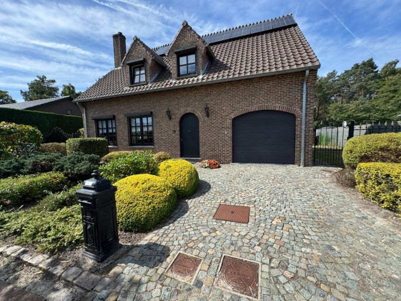 Mooie vrijstaande woning met garage, veranda en zonnepanelen foto 52