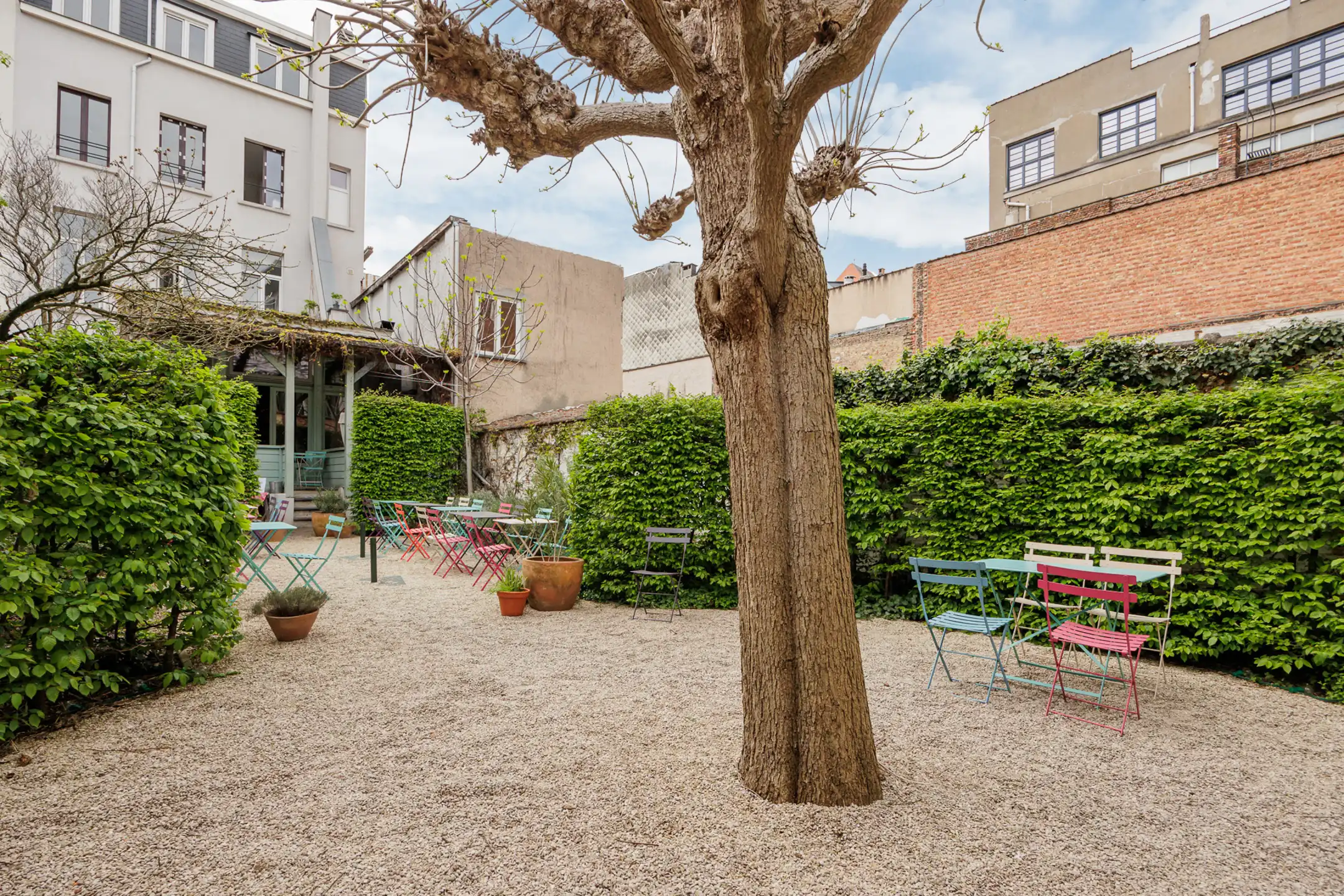 ANTWERPEN CENTRUM - Opbrengsteigendom met tuin  foto {{pictureIndex}}