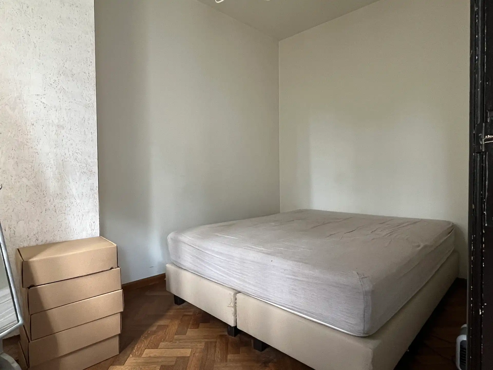 Vintage 1-slaapkamer appartement op toplocatie. foto 5