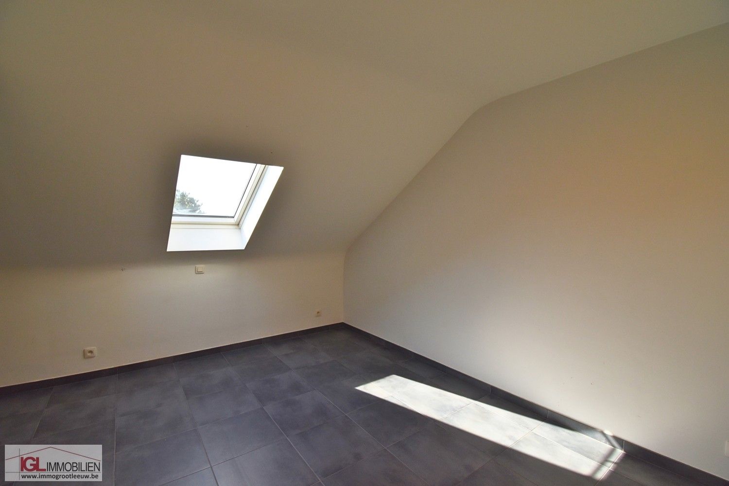 Triplex nieuwbouwappartement met 4 slaapkamers en garage foto 18