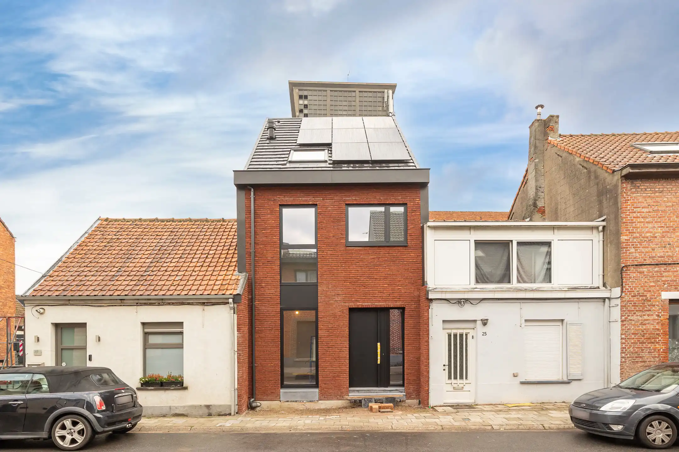 BEN-woning met 4 slaapkamers en gezellige stadstuin foto {{pictureIndex}}