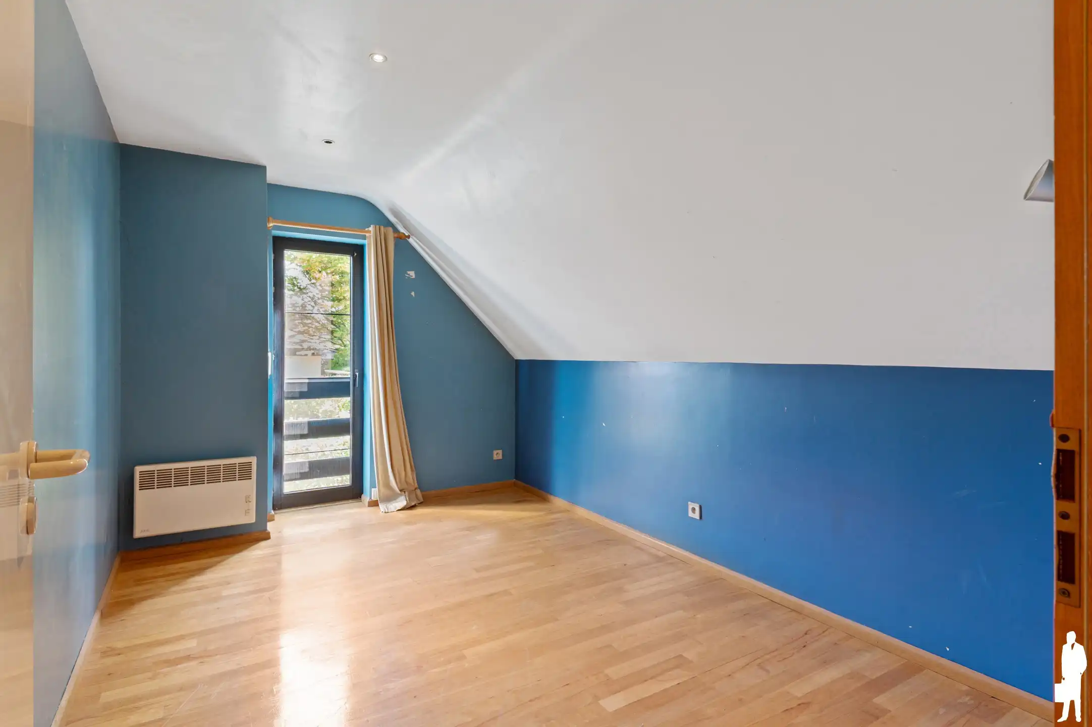 Te renoveren villa in doodlopende straat  foto 23
