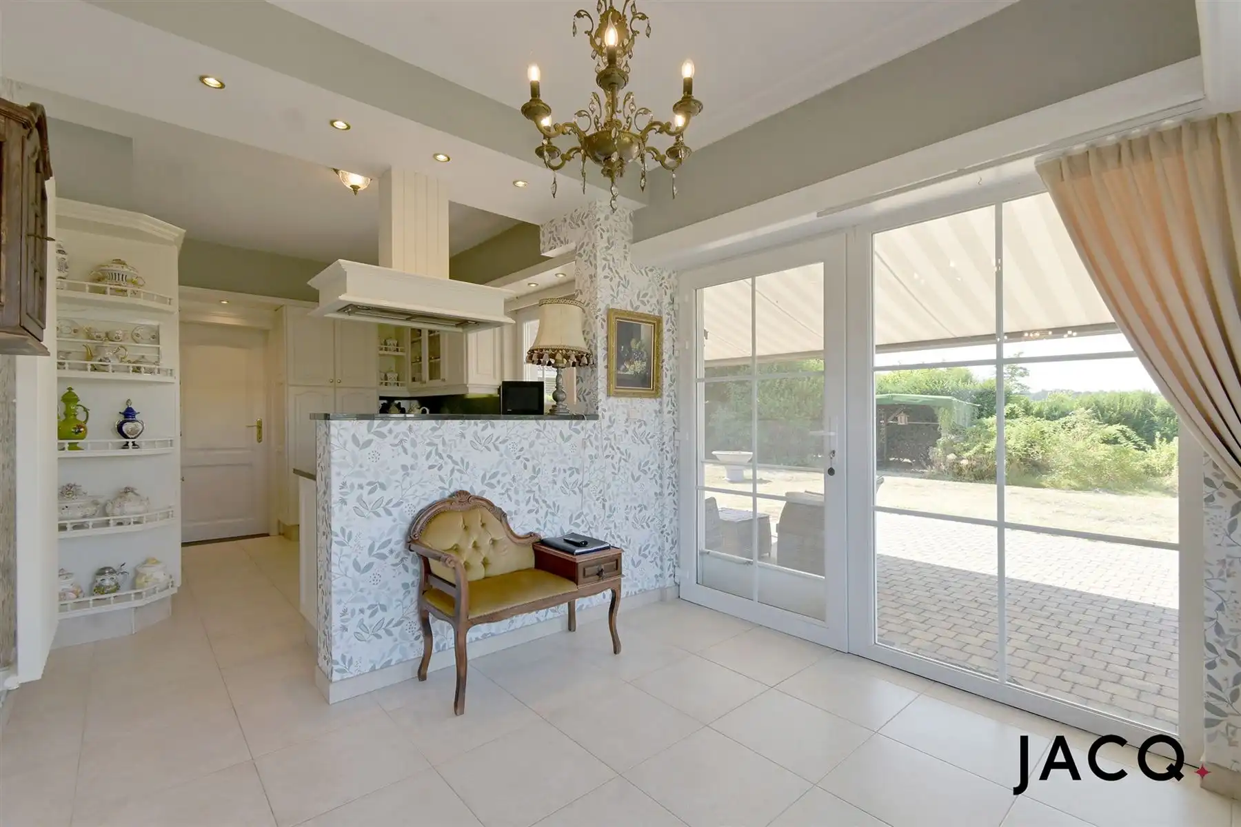 Ruime villa met 4slpk's op een prachtig perceel van 1203m²! foto 7
