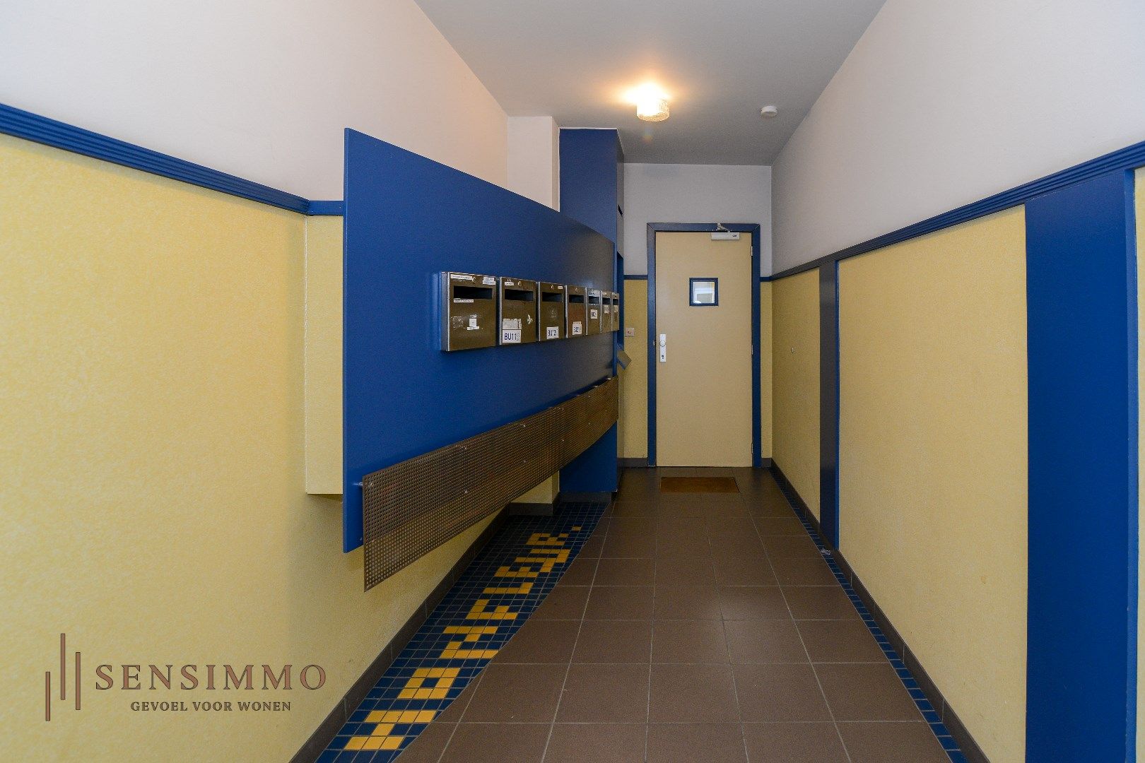 Centraal gelegen appartement in hartje Genk, ideaal voor eigen bewoning of investering! foto 5