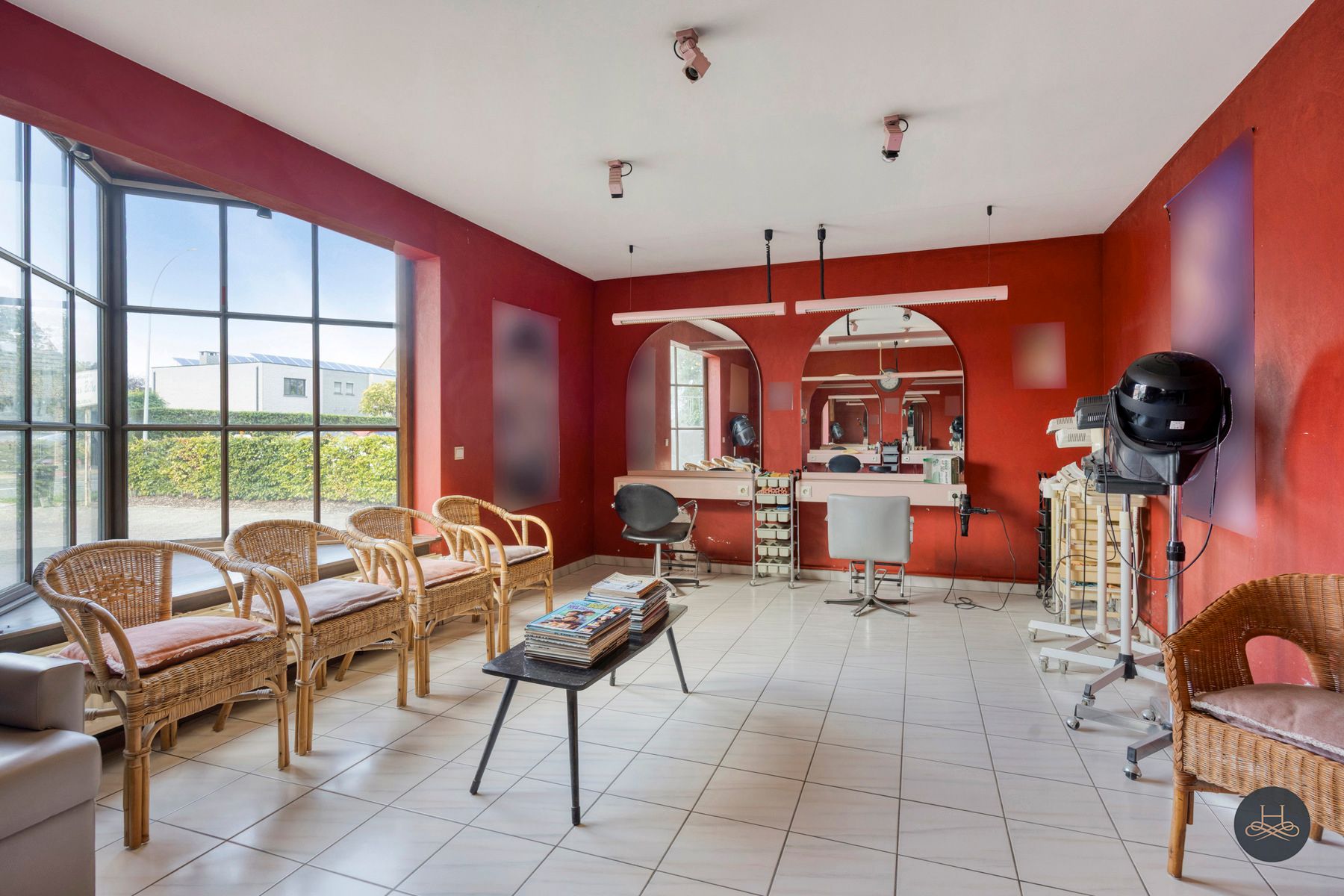 Ruime woning met handelsruimte en veel potentieel foto 20