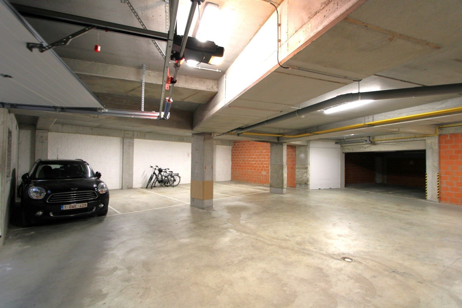 Garage staanplaats Zoutelaan 33  te koop  foto 2