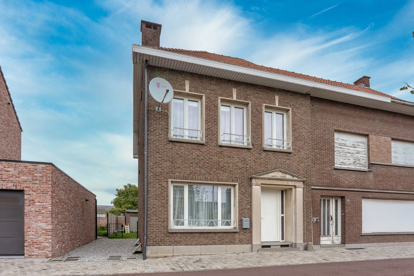 Ruime, instapklare HOB met 3 slpk., garage en tuin foto {{pictureIndex}}
