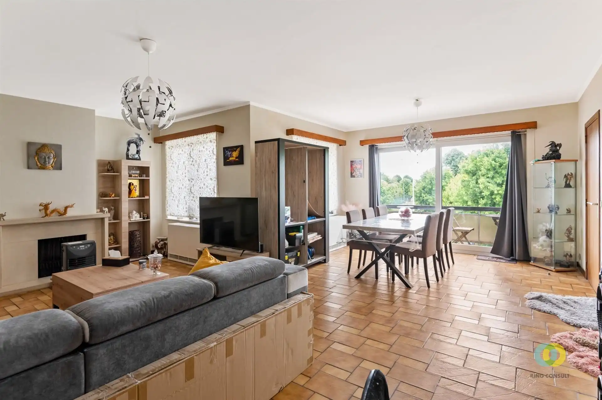 appartementsgebouw met garages foto 11