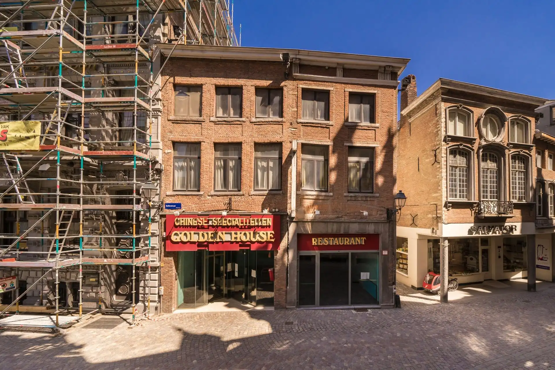 Handelspand met grote etalage op een toplocatie aan de Grote Markt te Mechelen! foto 16