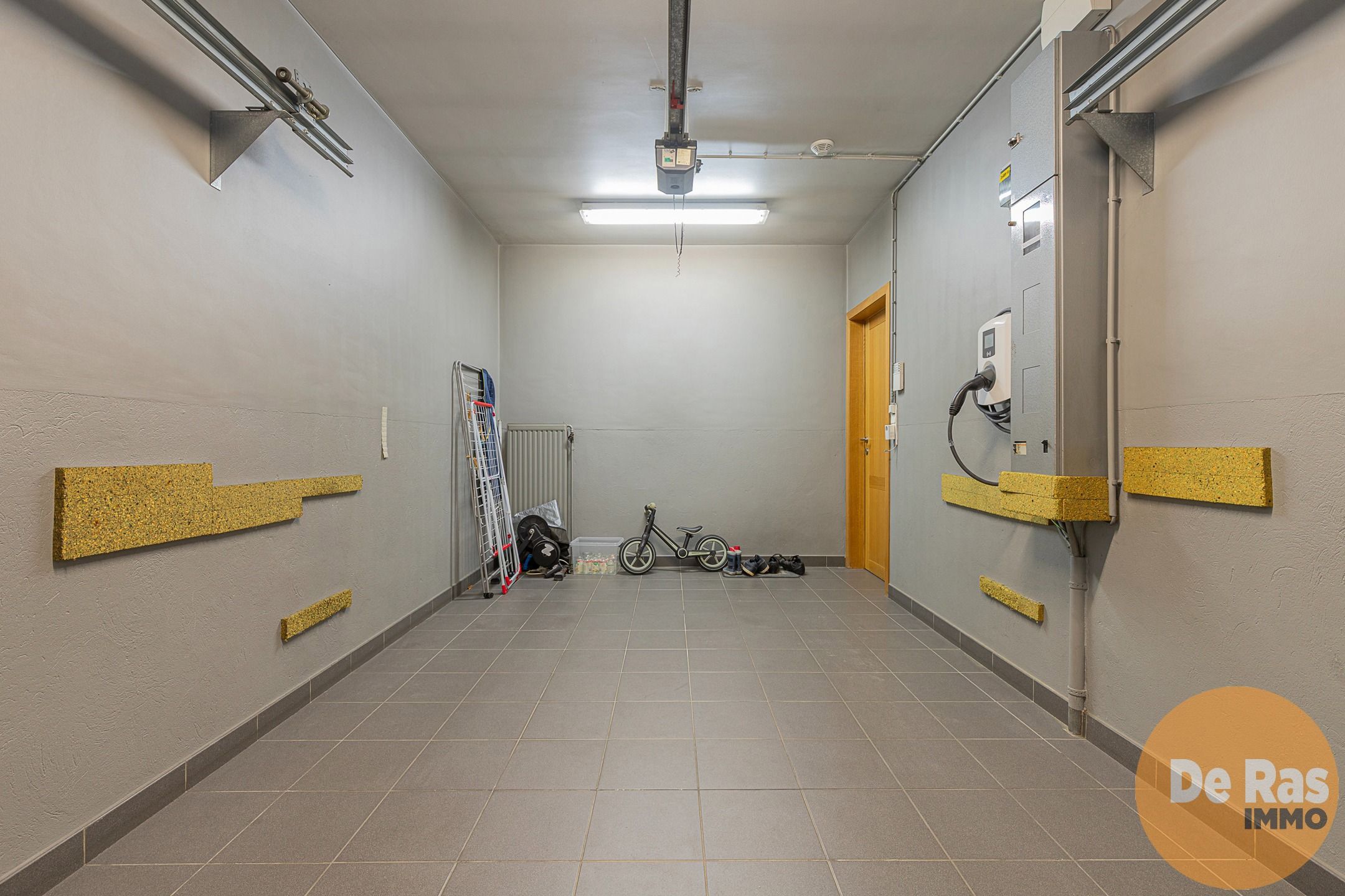 HILLEGEM – Gerenoveerde, ruime HOB met schitterende tuin foto 20