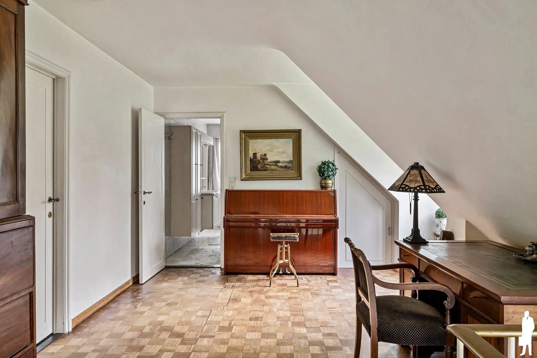 In Vriesdonk, statige villa met parktuin en prachtige gemeenschappelijke vijver waardoor men een weids uitzicht heeft. foto 18