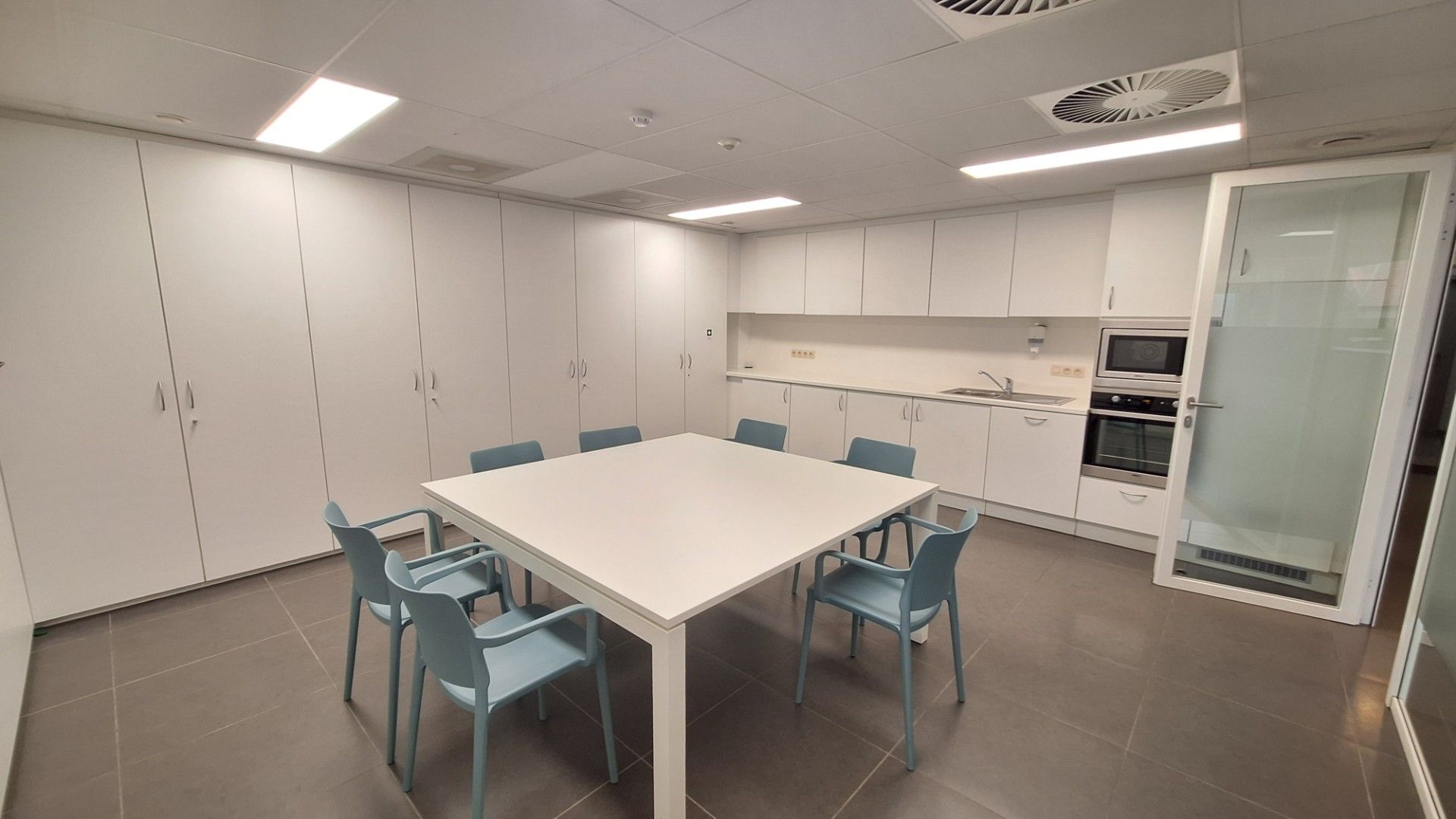 Commerciële ruimte te huur foto 8