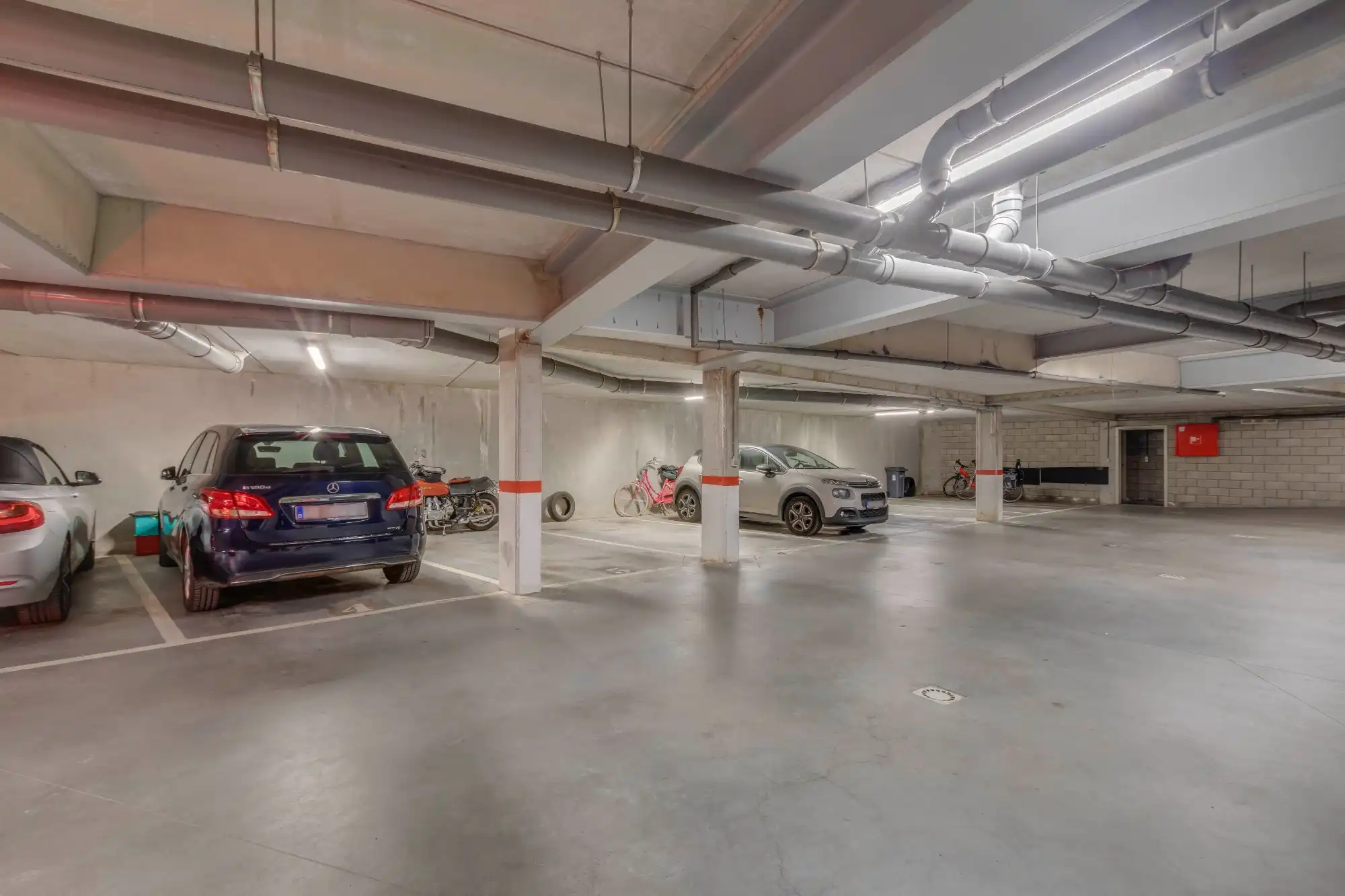 Zeer verzorgd interessant 3 slaapkamer appartement met autostaanplaats foto 25