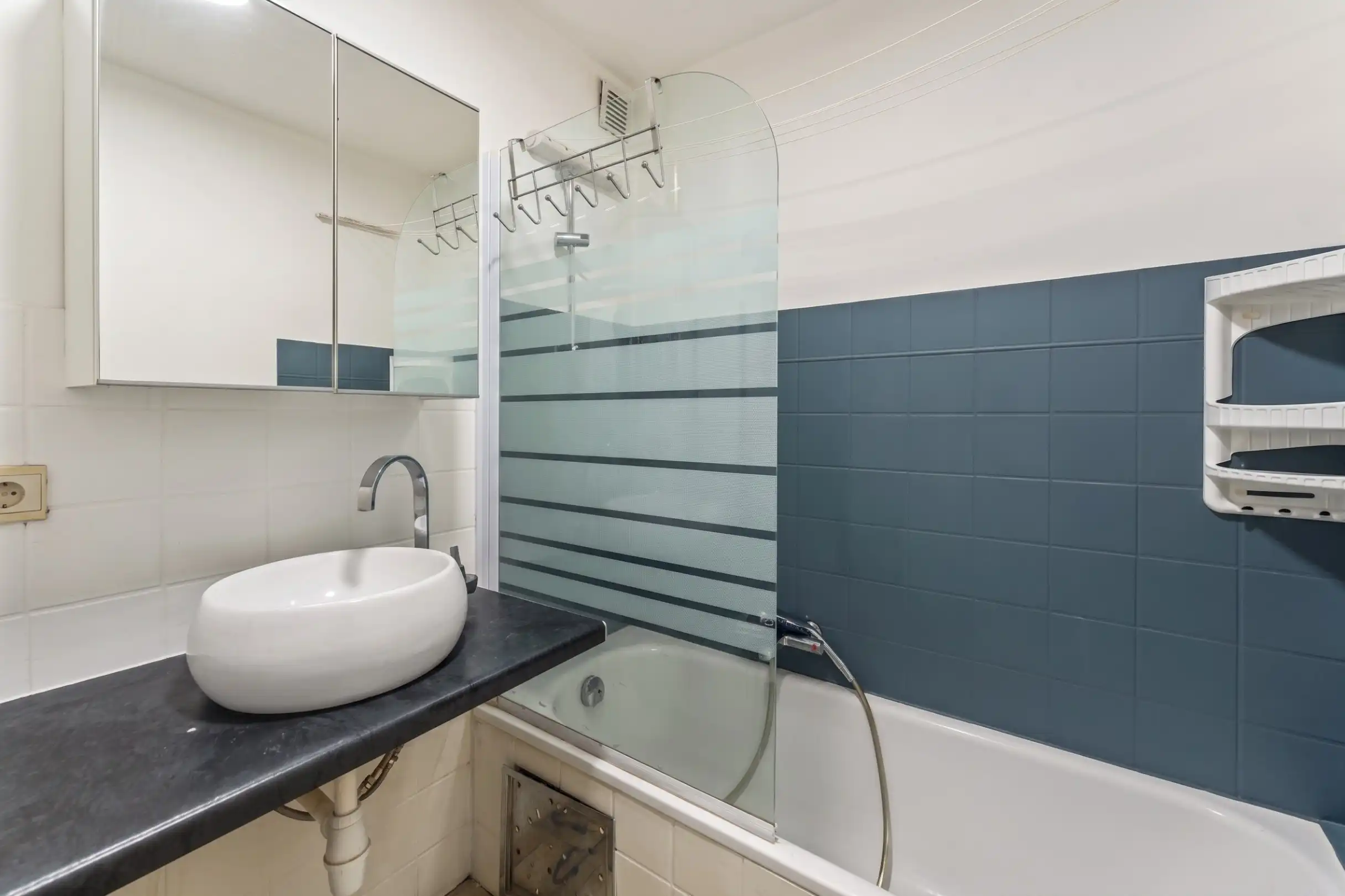  Leuk op te frissen appartement op een toplocatie foto 8