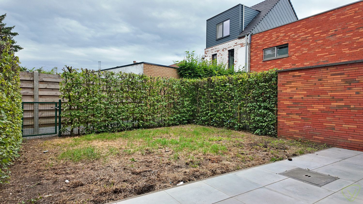Recente gezinswoning met zonnige tuin, garage en centrale ligging! foto 9